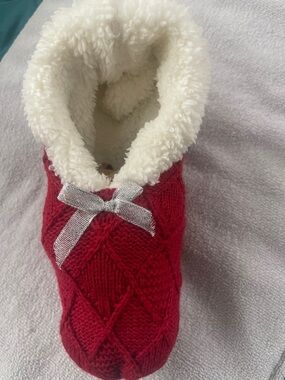 Mixit Red Knit Slipper Sock with White Sherpa Trim